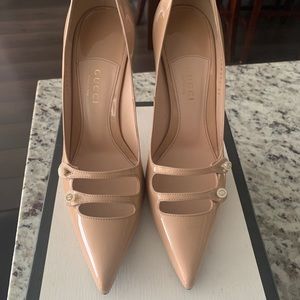 Gucci Vernice Crystal Pumps